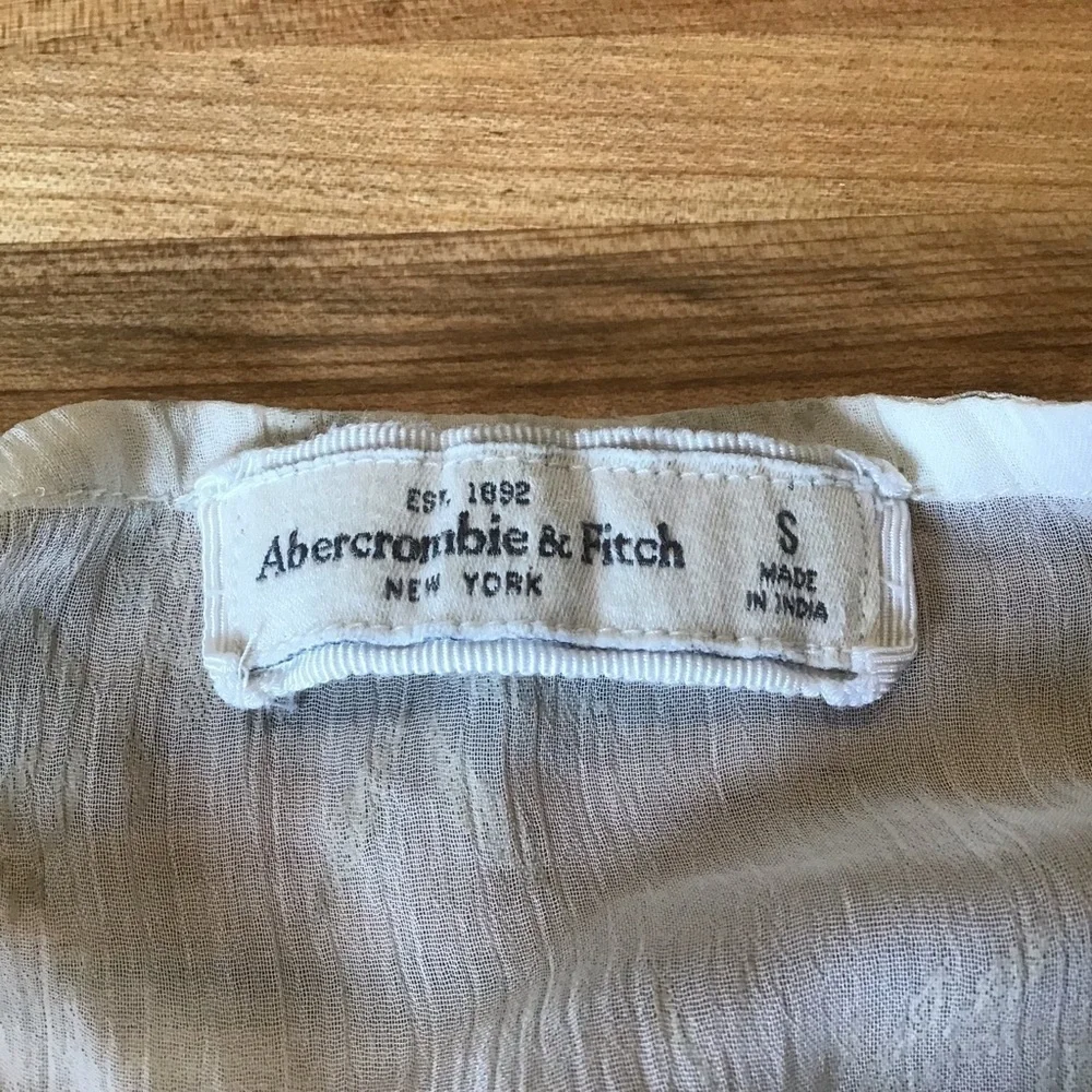 Abercrombie & Fitch boho sheer babydoll puff sleeve gold print blouse sz small.
